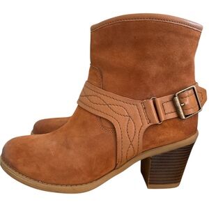 Earth Lina Arlington  Brown Suede Heeled Western Ankle Boots